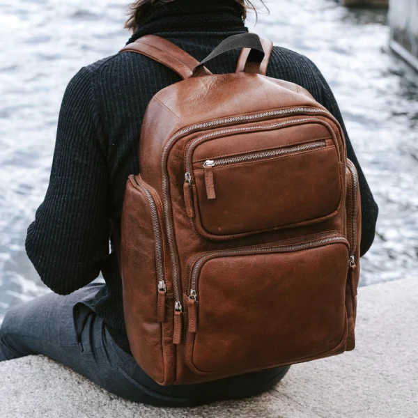 CALIFORNIA TAN LEATHER BACKPACK - Image 12